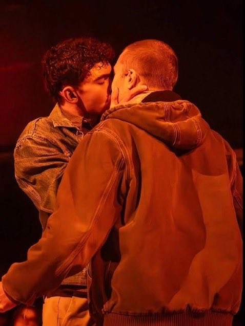 JakeBlue98's tweet photo. Like mother and uncle like sons I guess #visionquest https://t.co/62QrYhg5Jd