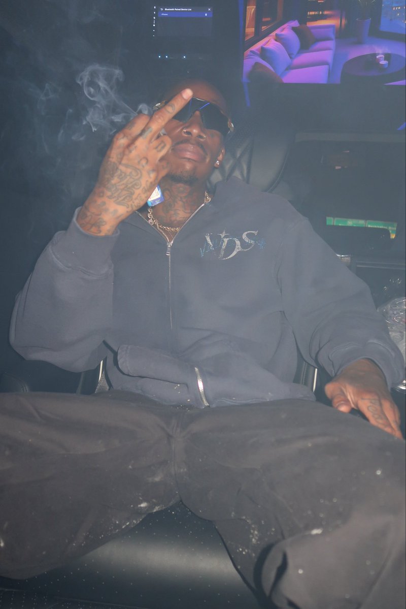 wizkhalifa's tweet image. 3 moods.