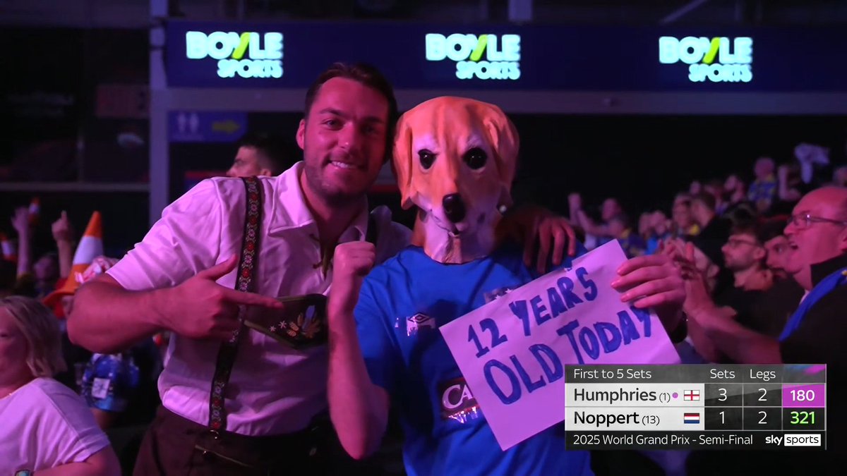 Great to have a Rangers legend in the house tonight at the Darts 🙌