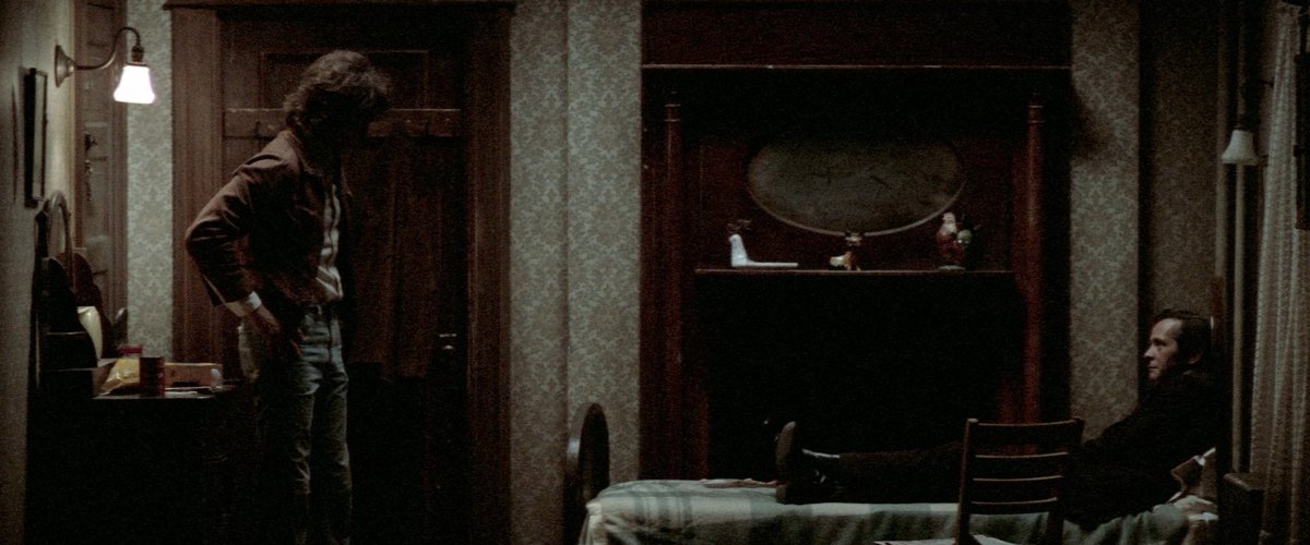 LewisBeerBlog's tweet image. Four bedrooms: The Cabinet of Dr. Caligari, The Night of the Hunter, Red Desert, and The Parallax View.

The frames are theatrical, artificial; the characters trapped within a construct, a pathology, a conspiracy, dogma, or (in the case of Red Desert) something more nebulous.