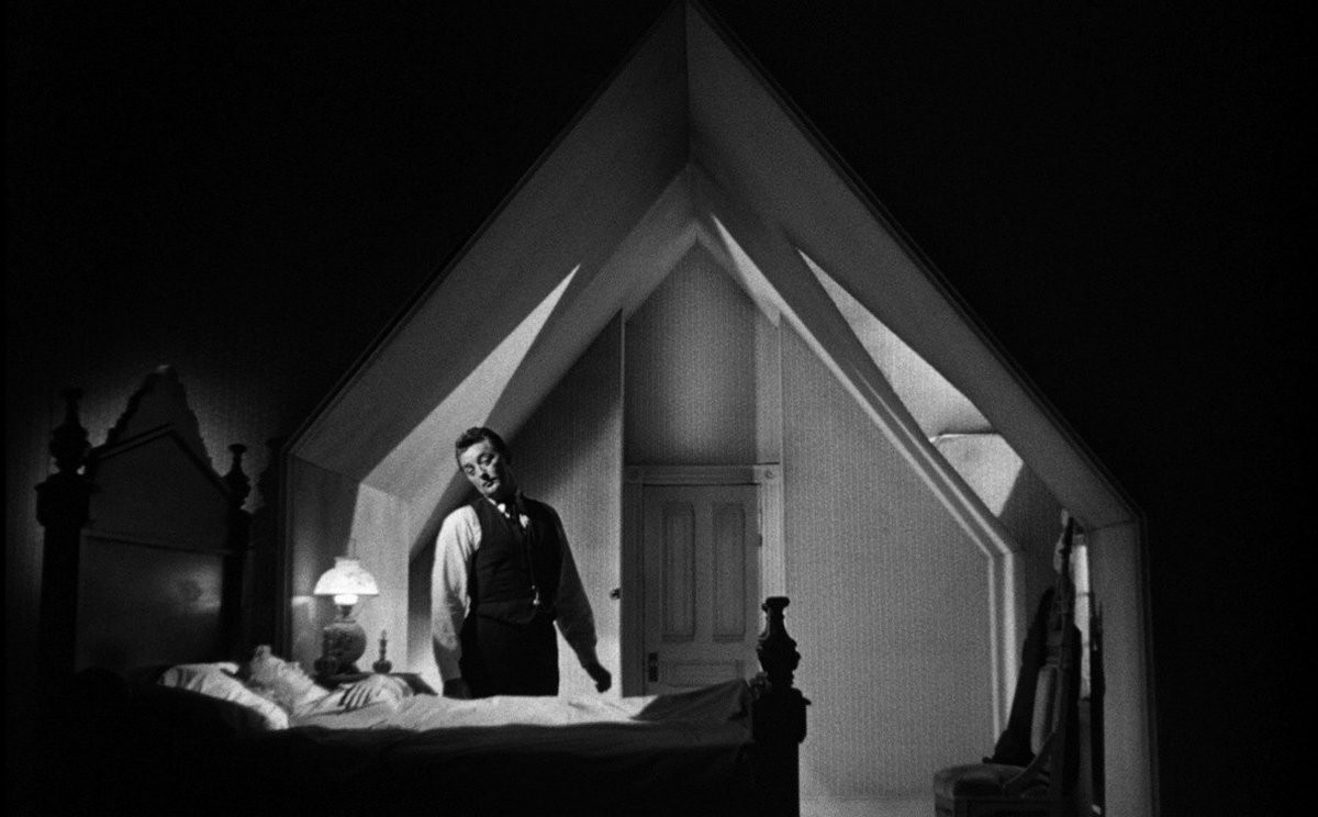LewisBeerBlog's tweet image. Four bedrooms: The Cabinet of Dr. Caligari, The Night of the Hunter, Red Desert, and The Parallax View.

The frames are theatrical, artificial; the characters trapped within a construct, a pathology, a conspiracy, dogma, or (in the case of Red Desert) something more nebulous.