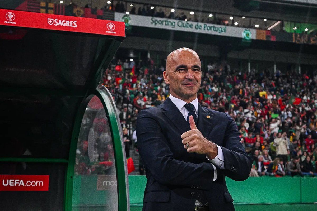 Vamos deixar este gajo estragar a nossa melhor geração como fez com a Bélgica.
Alguém terá coragem de mandar este tipo pra casa duma vez? É uma vergonha. 
Roberto Martinez não devia ser o nosso seleccionador no Mundial.