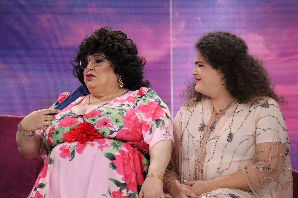 ¡Cuántas lecciones en tan poco tiempo! 👏🏻👏🏻 Seguimos visibilizando con nuestro arte y nuestra manera de ser.

Te queremos, Paca. Gracias por hablar con tanta naturalidad y por ser como eres 🫂🦋 #NoDejesDeSoñarCSur