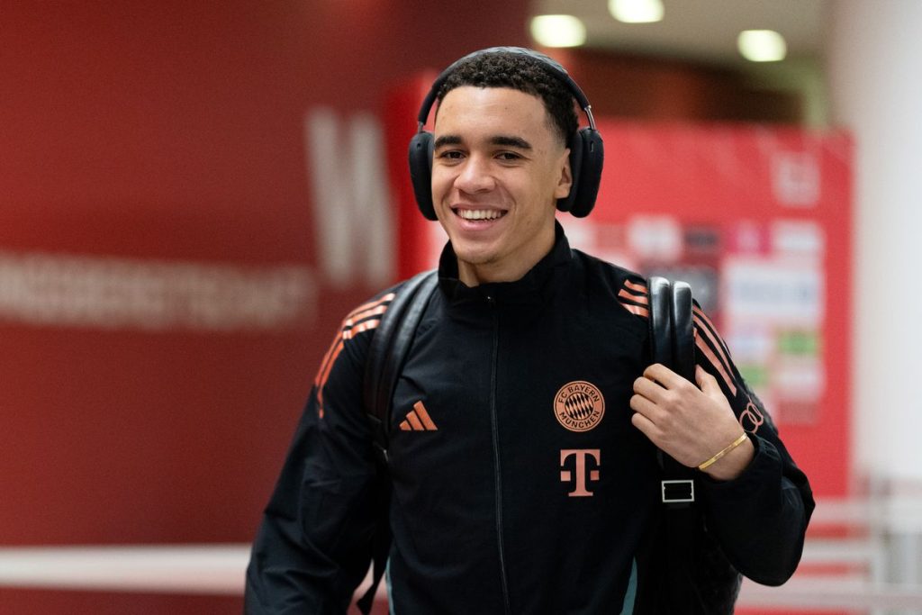 iMiaSanMia's tweet image. Jamal Musiala is currently working on the AlterG (Anti-Gravity Treadmill). He&apos;s able to jog with 80% of his body weight. The aim is to play games again in December before the end of the first half of the season [@BILD]