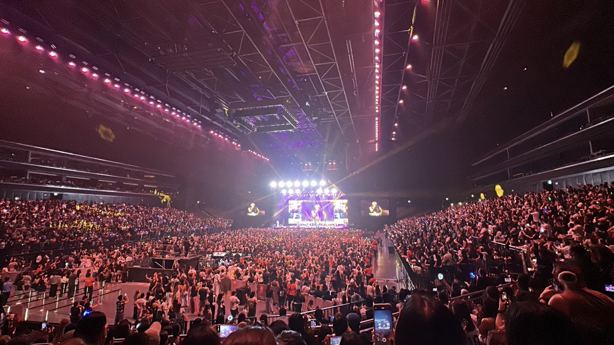 RaineArielle1's tweet image. SB19 did this! Congratulations my best boys!
SB19 BEDAZZLES DUBAI
@SB19Official #SB19
#SaWWorldTourDubai