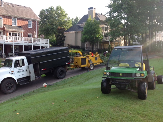 SesmasTree's tweet image. Bed and Pre-emergent Services

Flower beds are a great place to accent the green of your lawn with something different, whether it is bushes, decorative trees, flowers, or anything else. Problems that can arise from pine straw or mulch involve weeds ...

sesmastreeservice.com/bed-and-pre-em…