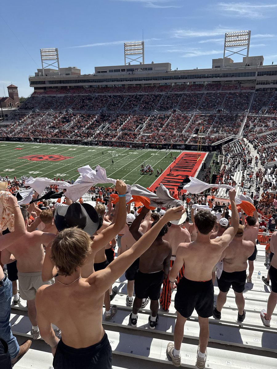 StillyState's tweet image. Being up there shirtless made this such a memorable game. Even getting our ass kicked. 

#GoPokes