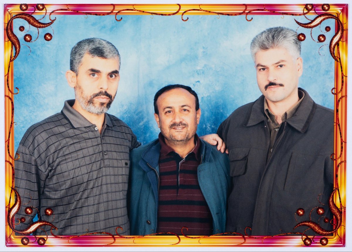 «پدرم به من آموخت که نااُمیدی امتیازیست که ما فلسطینی‌ها از آن بی‌بهره‌ایم.»
عرب برغوثی، فرزند مروان برغوثی، رهبر برجستهٔ فلسطینی که در زندان رژیم صهیونیستی‌ست. حم.اس نام او را در صدر فهرست تبادل اسرا قرار داده، اما رژیم به شدت مخالفت کرده. بازگشت او امید فلسطین را زنده‌تر میکند.