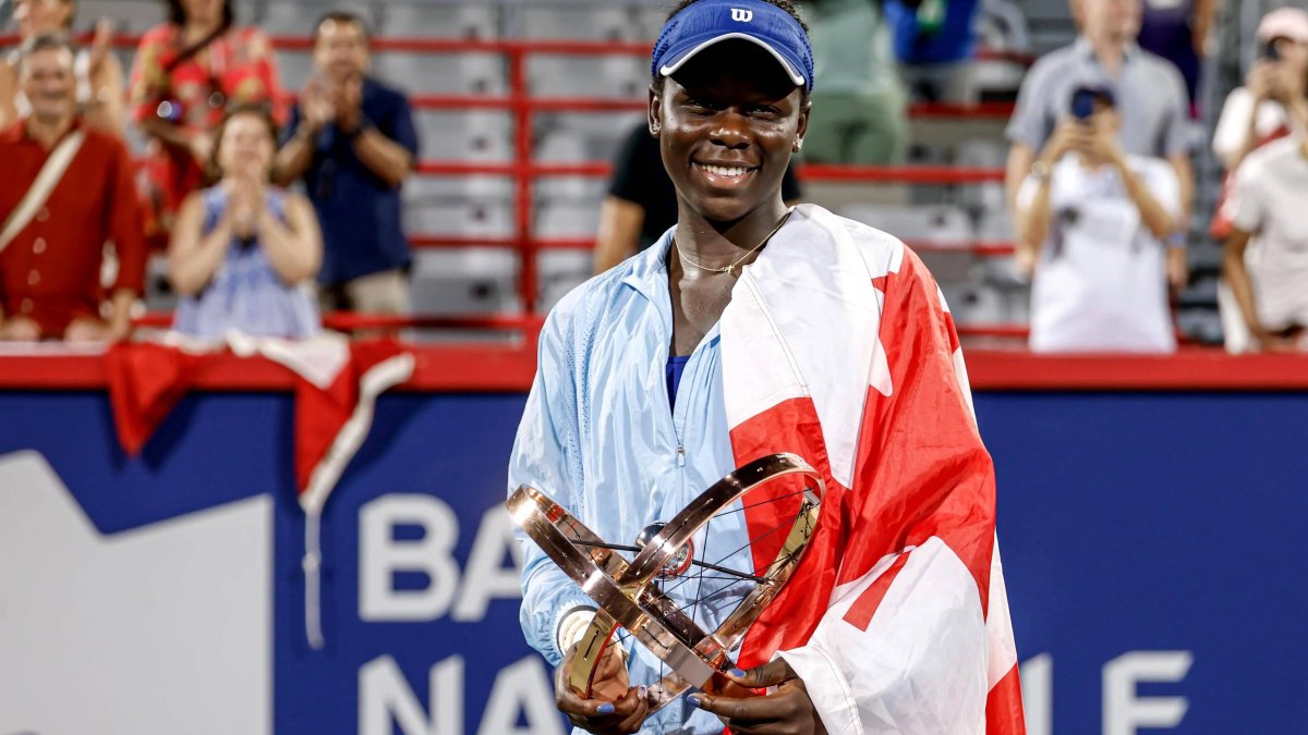 BastienFachan's tweet photo. When you watch hundreds of matches a year, it's easy to lose sight of why you love the sport.

Then a storyline or an actual match is so impossibly great that it wets your eyes with tears, lingers in your heart for days and leaves no doubt.

What a year it's been to love tennis. https://t.co/ZNIaT4RWWr