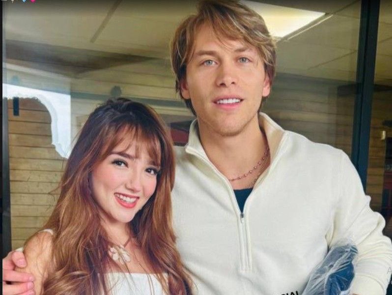EmmaMorgan1056's tweet image. Marica Aldo eligió un estudio solo para grabar con ella😭 aparte que escogió fotos de peque de ella PTM son tan lindos mis padres
PODCAST ALDAINE
ELAINE X ALDO