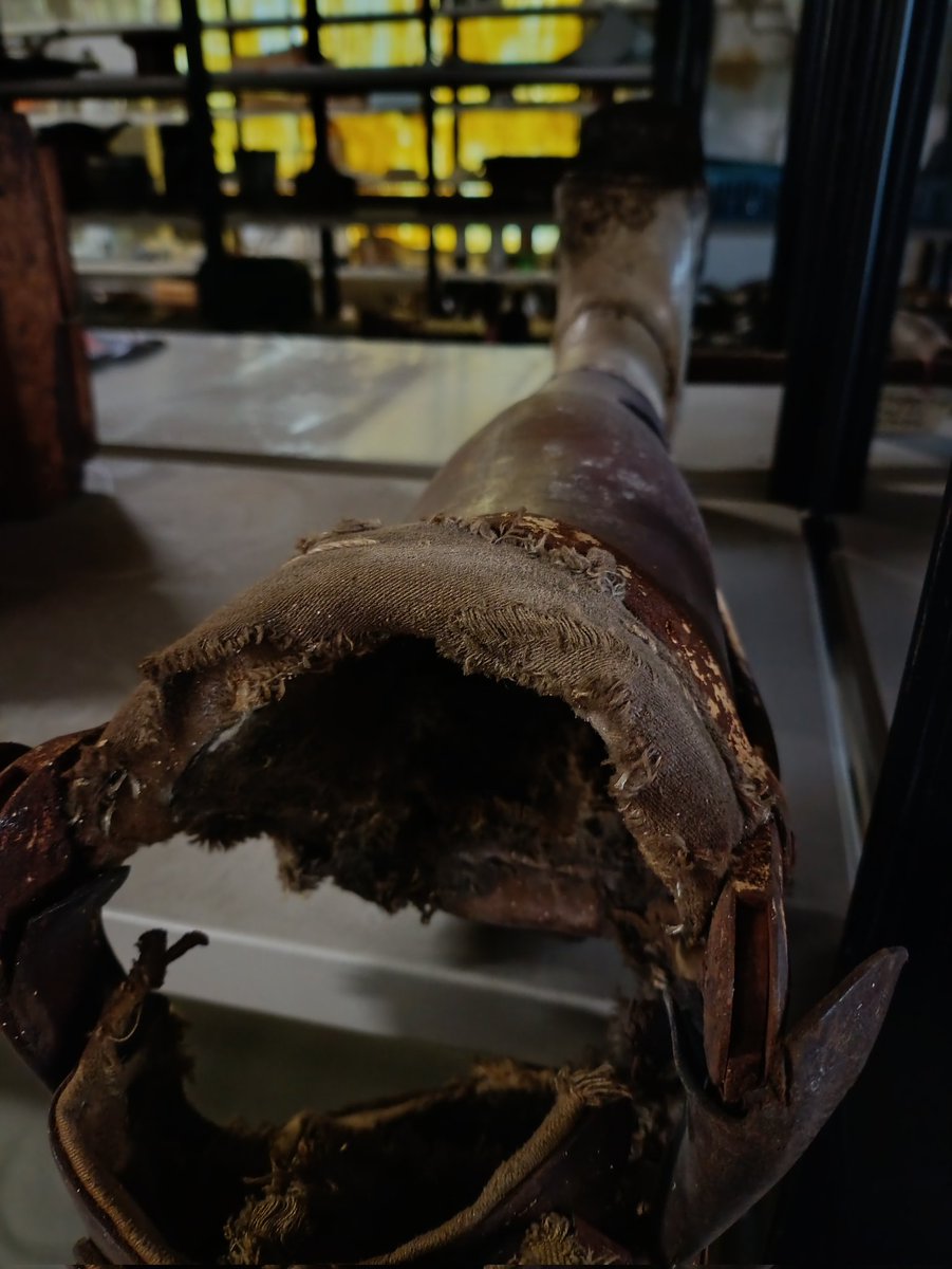 RaKra411646's tweet image. It may not look like it in the photo, but when I saw this old prosthetic leg in one of our museum&apos;s storage rooms, I thought of some thriller or horror movie set in abandoned hospitals.

#museum #movies #weekend #bizarre #horror