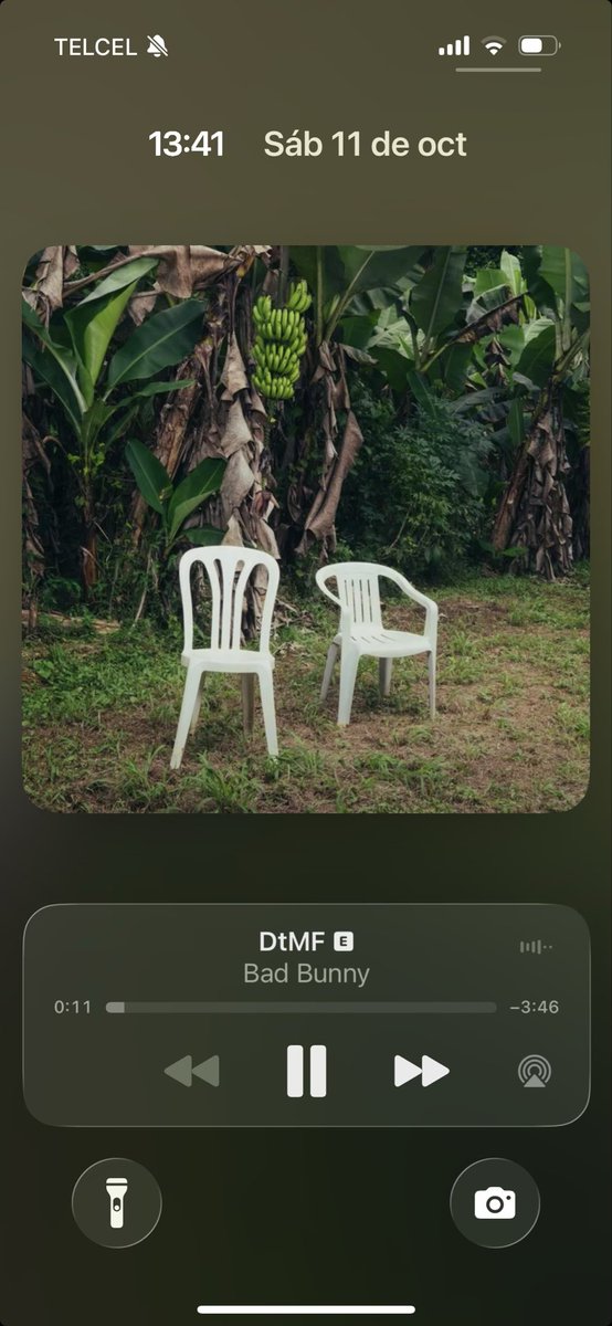 KarenEB7's tweet photo. Escuchando DtMF me acordé de todos los buenos momentos del año pasado con mis amix y los mendigos ahora ya ni me hablan 🥲 https://t.co/uL86M1hMLG
