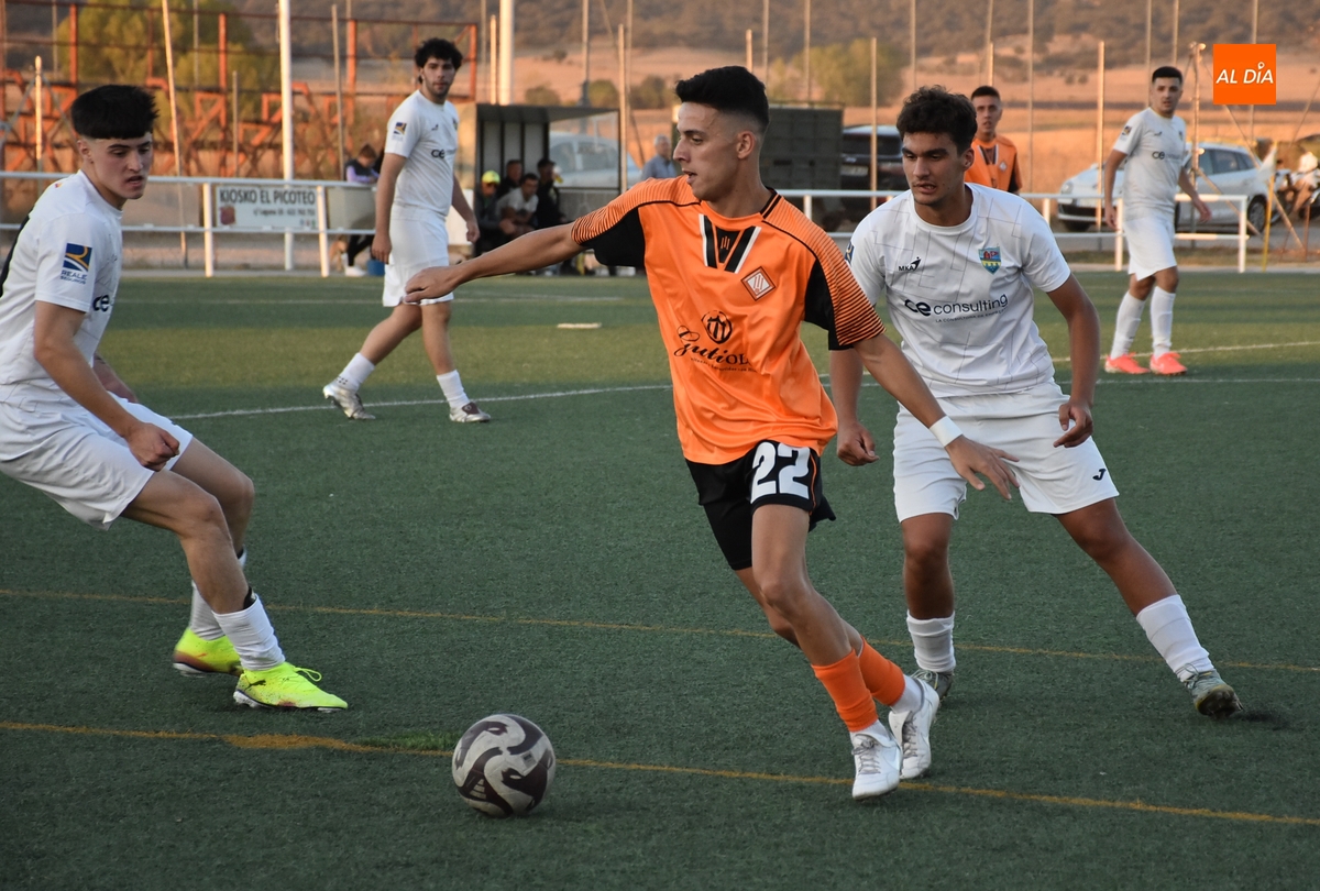 El <a href="/AlbadeTormesCF/">Alba de Tormes CF</a> se lleva el duelo inaugural de la temporada ante la <a href="/UDMirobrigense/">Unión Deportiva Mirobrigense</a>  salamancartvaldia.es/noticia/2025-1…
