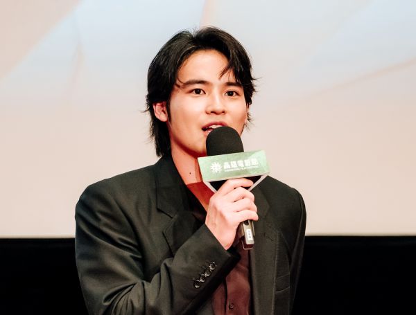 astage_ent's tweet image. 【CINEMA】吉岡里帆・水上恒司・フィガロ・ツェンが登場‼️
映画『#九龍ジェネリックロマンス』🎬
台湾・高雄映画祭 邦画初のオープニング上映作品としてレッドカーペットに登場！✨

▶️astage-ent.com/cinema/kowloon…

#九龍GR #吉岡里帆 #水上恒司 #フィガロ・ツェン #高雄映画祭 @kowloongr_jp