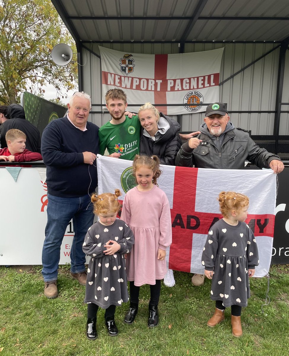 lw6source's tweet image. 📸 | leah williamson at willen road today for newport pagnell town v aylestone park, with her brother jacob, and newports potm sponsor ‘grandad army’