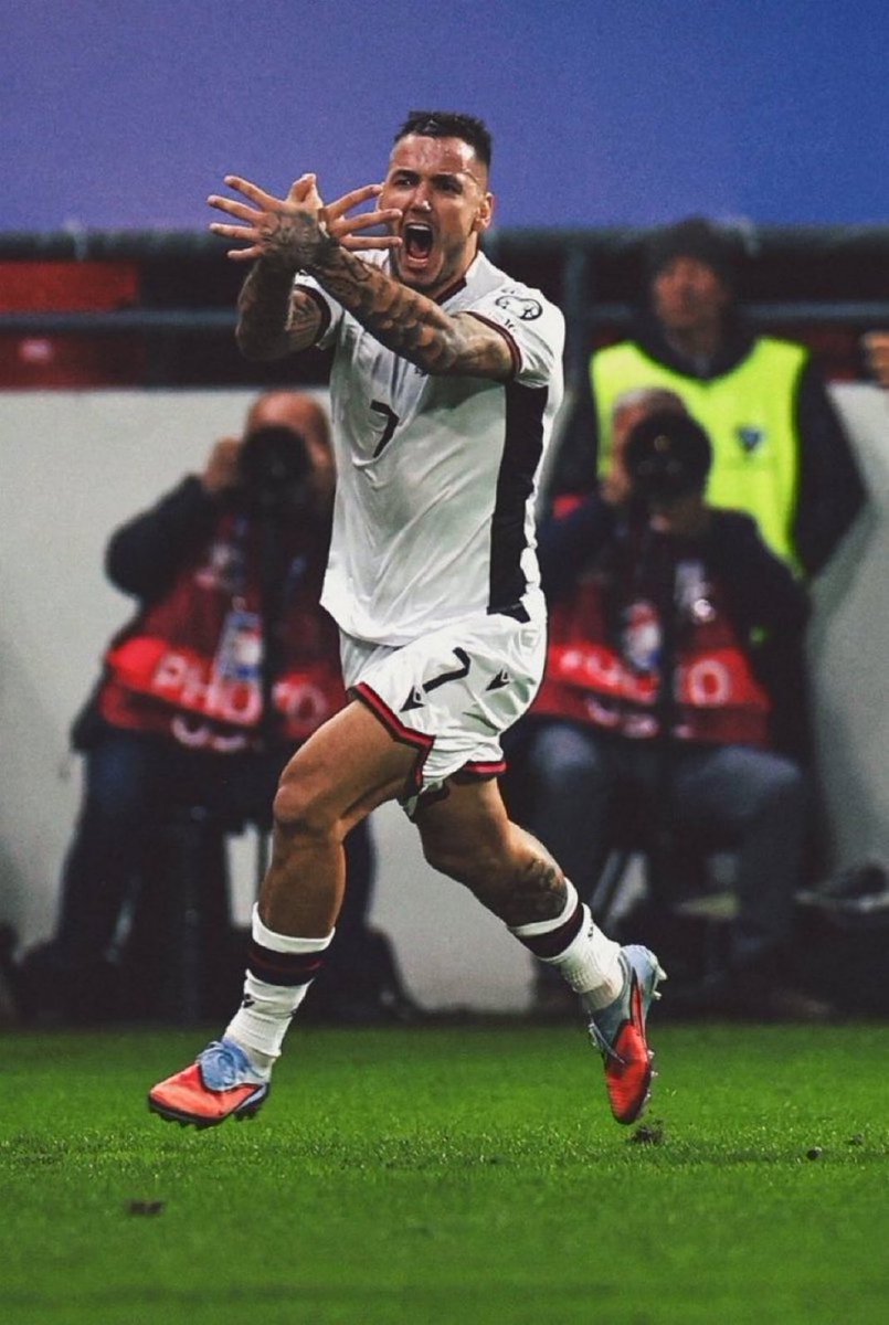 After around 100 years, albanians headed back to their homes in Leskovc and showed the serbs who are the owners of these lands 🇦🇱