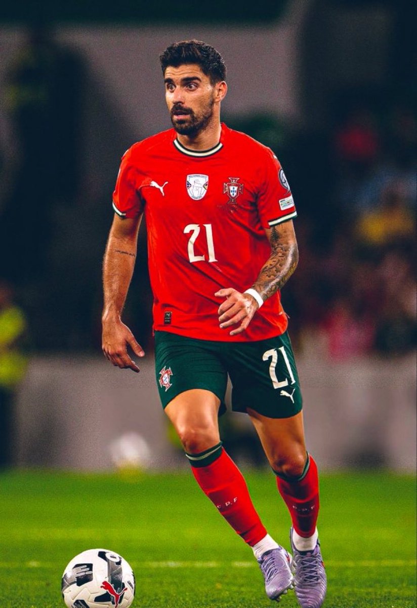 heis_fede's tweet image. Reuben Nevez was the best friend of Diogo Jota, took his number 21 and scored his FIRST ever goal for Portugal 🇵🇹
FOOTBALL.