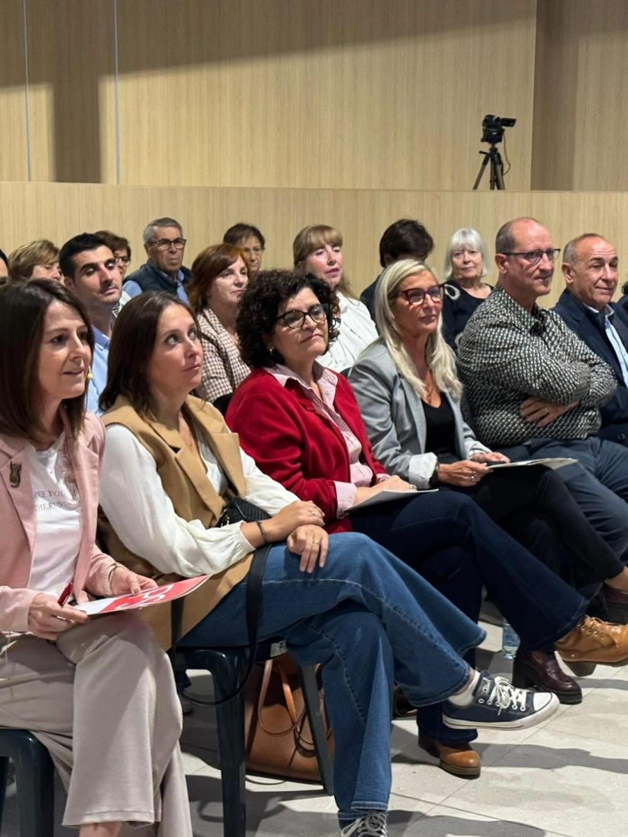 ROSA_M_IBARRA's tweet image. i sobre la necessitat d’atreure joves al mon rural
Gràcies @psccomlleida convidar-me a participar a l’acte.
Gràcies @ferminmasotaymi per acollir-nos a Aspa!
#agricultura
#monrural
#aspa