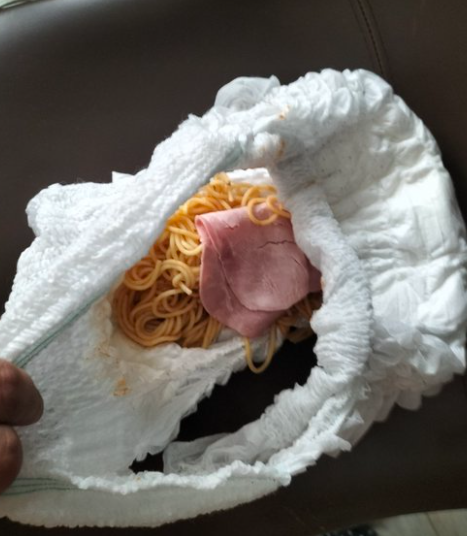 luciedefabrika's tweet photo. Pourquoi salir une assiette alors qu'on a une couche déjà sale qui peut accueillir son repas ? 

C'est la leçon qu'@petitedelucie a appris aujourd'hui !

Mais elle a d'abord porté, un petit moment, sa couche remplie de son repas, avant de faire son miam miam du soir !

Merci de vous moquez d'elle et de partager 😂😂😂

Likez, commentez, partagez et abonnez-vous les inférieurs !

🙏@Shaynez_Soumise  @rt_dom54 @Brun0Parent @monslv5 @AntoRT34 @RtSlavv @RTLovingFeet @Scarlett_mudpup @adults_RT @petitedelucie @ieaspire1

#Femdom #findom #soumis #moneyslave #blackmail #cei #sph #humiliation

Findom * Moneymiss * Femdom