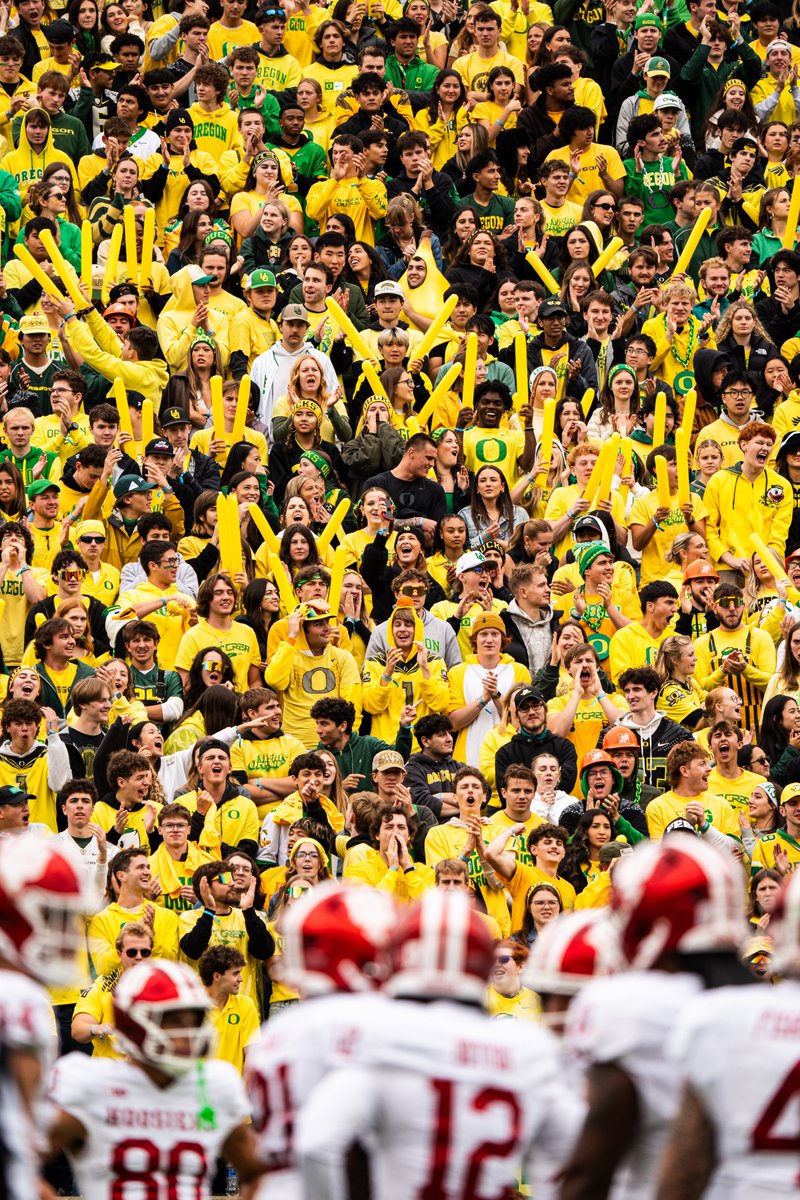 AUTZEN WITH THE STOP.

False start on 4th-and-1 forces Indiana to punt. Back to the Ducks in a tie game with 8 minutes until halftime.

#GoDucks