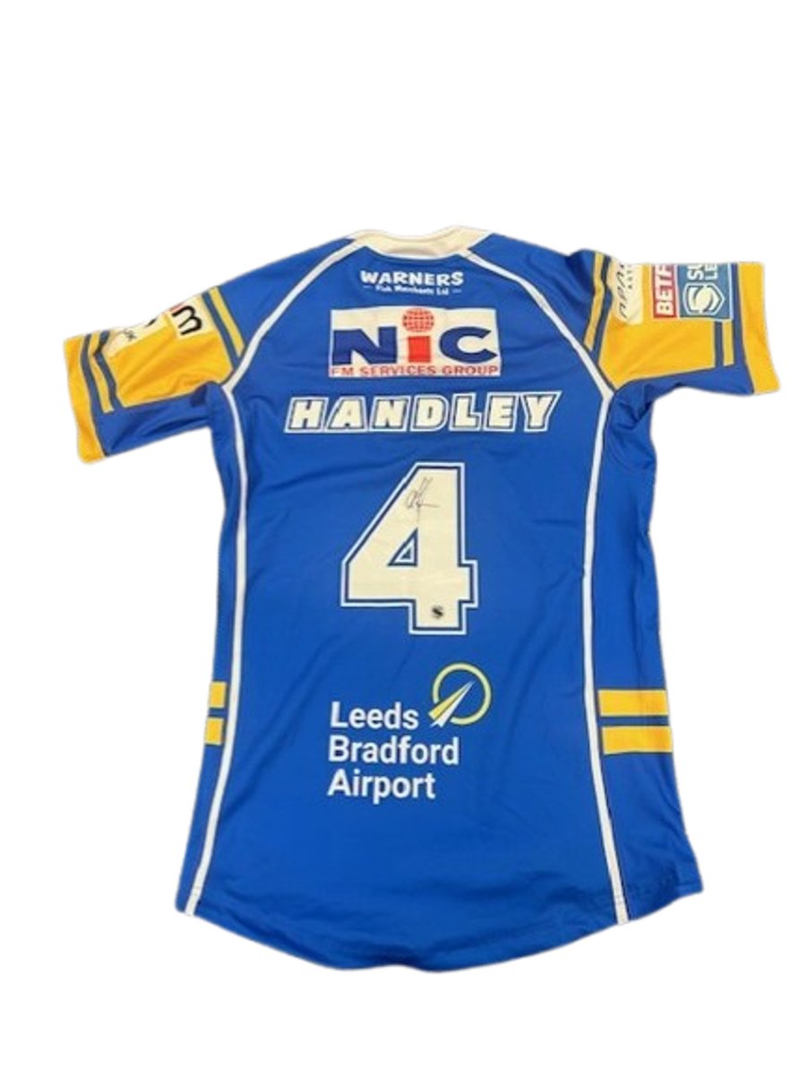 LUFCcollectible's tweet image. LIMITED EDITION Leeds Rhinos Barnardo’s Takeover SIGNED by Handley

£46.01 currently

4 bids

Ends Tue 14th Oct @ 10:27pm

ebay.co.uk/itm/1774719677…

#ad #lufc #alaw #mot
