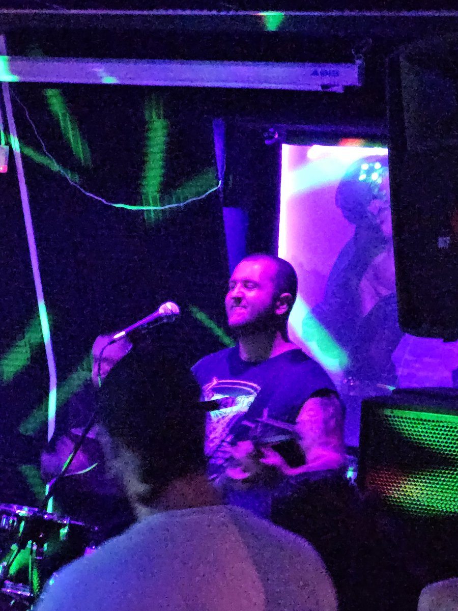 The boy's band completed their set without any hiccups and got a good reception 🤘🤘