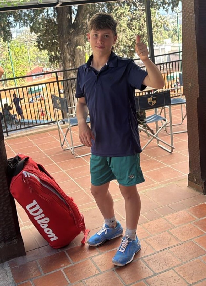 marcos_z's tweet photo. No. 1 de ARG Sub14 y segunda semana campeón para Manuel Paniagua Alexenicer ante su amigo Juani Assi. Chicos de 13 años que juegan realmente un huevo al tenis. https://t.co/6pWk2oOfi2