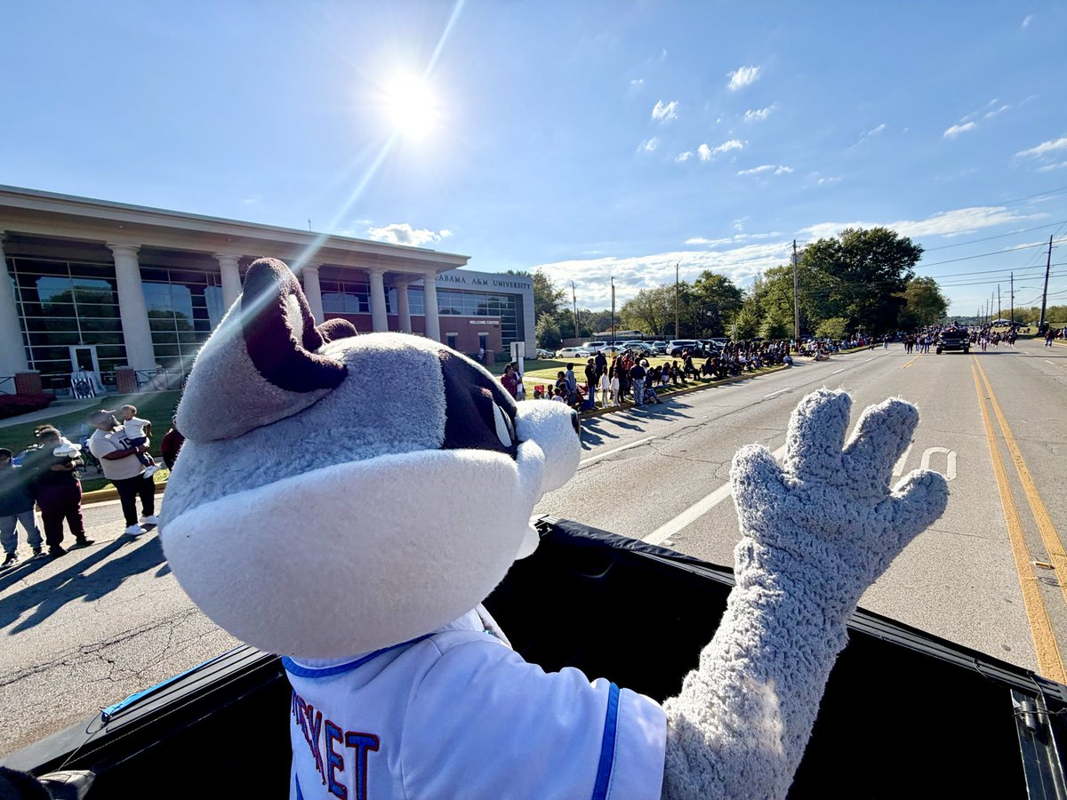 trashpandas's tweet image. SPROCKET had a Blast on The Hill! Happy Homecoming @aamuedu!