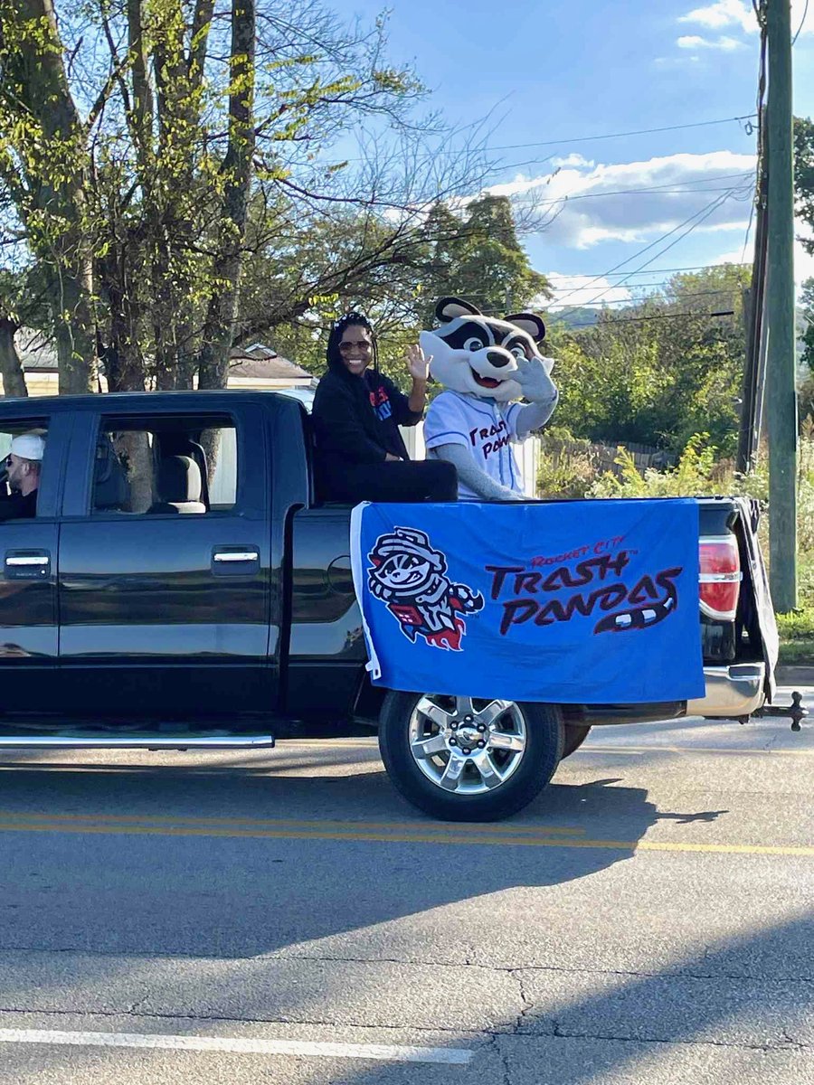 trashpandas's tweet image. SPROCKET had a Blast on The Hill! Happy Homecoming @aamuedu!