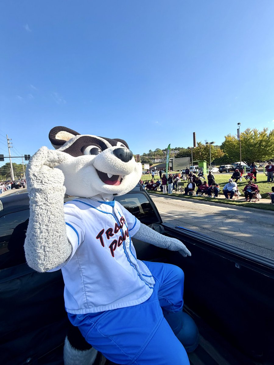 trashpandas's tweet image. SPROCKET had a Blast on The Hill! Happy Homecoming @aamuedu!