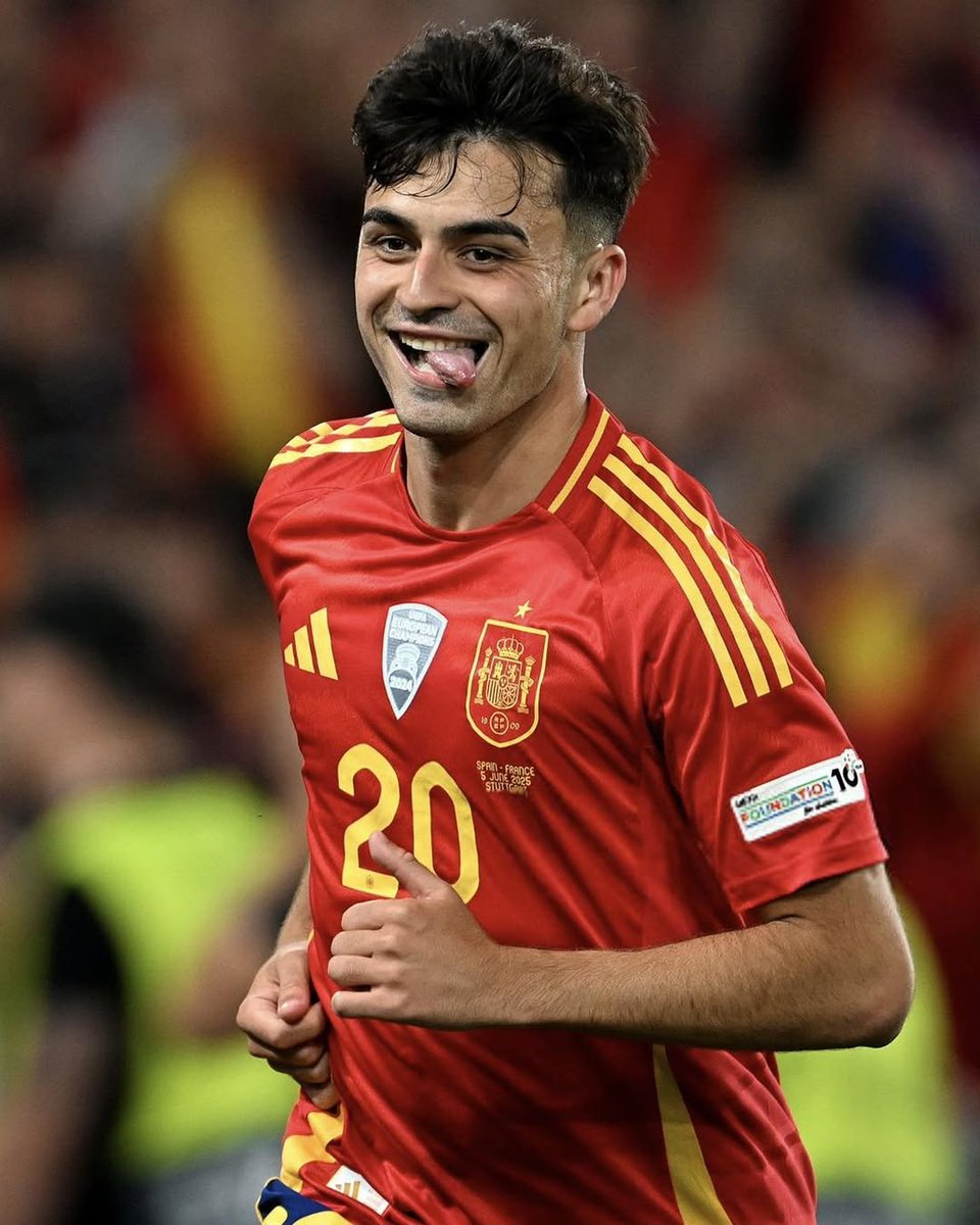 Barca_Buzz's tweet image. 📊| Pedri vs Georgia.

- 75 Minutes.
- 95 Touches.
- 76/86 Passes. (88%)
- 4 Chances Created.
- 16 Passes into Final Third.
- 3/4 Accurate Long Balls. (75%)
- 0 Times Dispossessed.
- 3/3 Tackles Won. (100%) (Most)
- 1 Clearances.
- 1 Interceptions.
- 5 Ball Recoveries.
- 4/6…