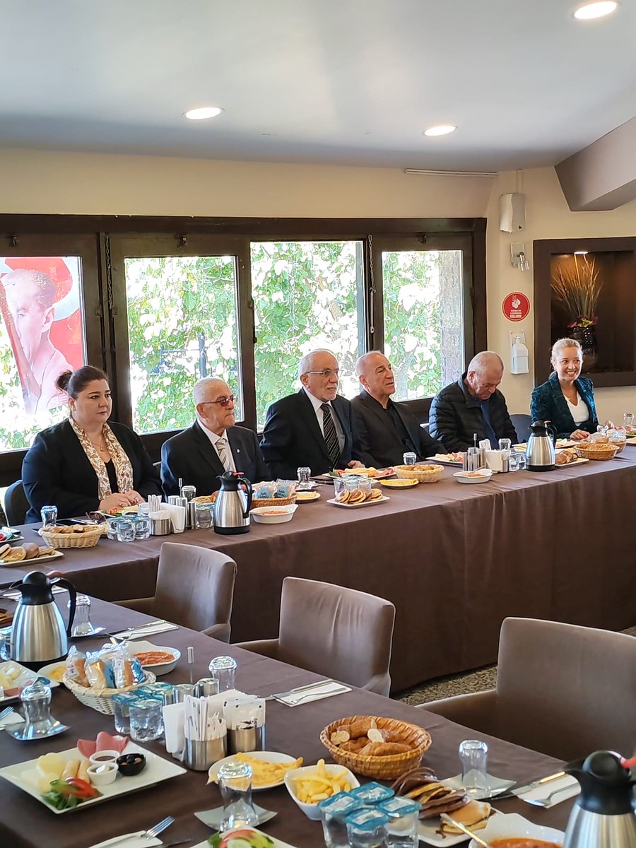 bskkentkonseyi's tweet photo. Beşiktaş Kent Konseyi Yönetim Kurulu olarak Beşiktaş İlçemiz için düşüncelerimizi, projelerimizi İBB Beşiktaş Meclis Üyemiz Sn. Ferhunde Şirin ile birlikte görüştük. Katılımı ve desteği için kendisine teşekkür ederiz.
#besiktaskentkonseyi https://t.co/Y6IkZebwkF
