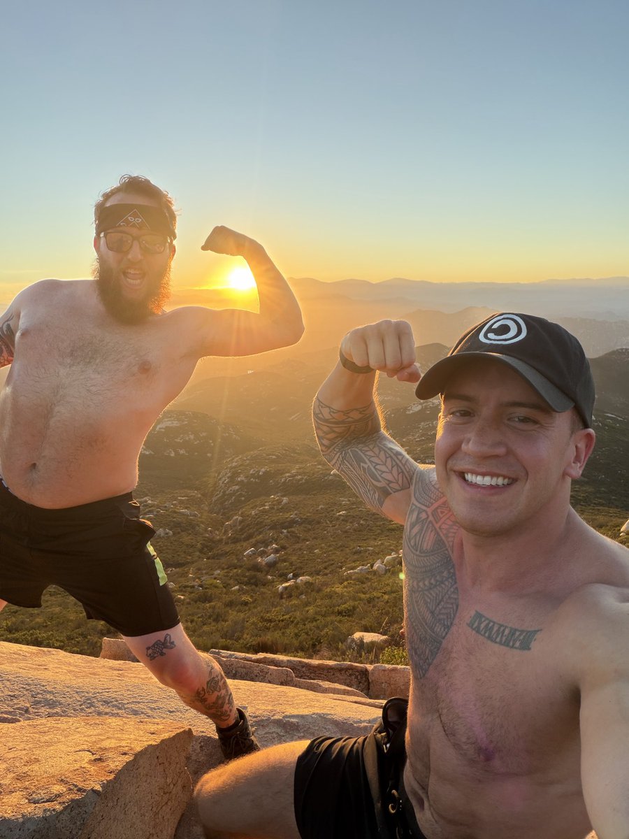 immutablevalue's tweet image. Taking the “Spenders move” slogan literally. Early morning 6 mile hike on this fine Saturday!