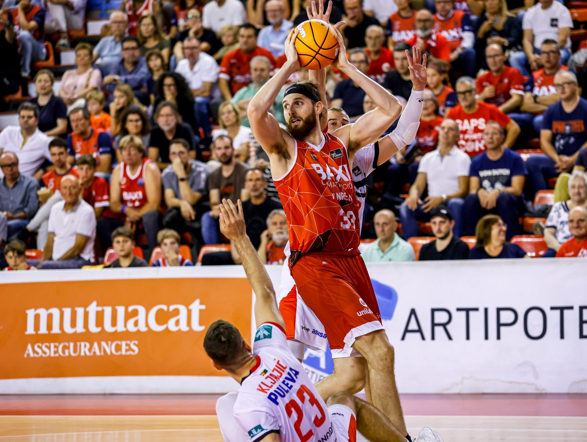 🔴 <a href="/BasquetManresa/">BAXI Manresa</a> sella su primera victoria de la temporada ante el Covirán Granada (83-68).

Con 15 créditos, Agustín Ubal (<a href="/agus_ubal/">Agustín Ubal</a>) y Grant Golden fueron los más valorados de Diego Ocampo. 

📸 acb Photo / Joaquim Alberch