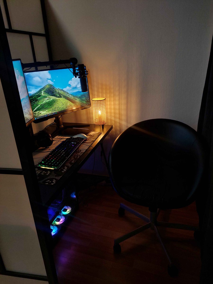 HI BEAMS!!! 🌟🐑

I have finally moved into a really nice place. 

I have 1000mbps fiber internet. 

My setup is comfy and clean. 

Im literally living the dream.. And holy shiii, I cant WAIT to stream again!! (maybe on monday ???)🥹Life feels SO GOOD RIGHT NOW BWBWABBWA!!!😭💕
