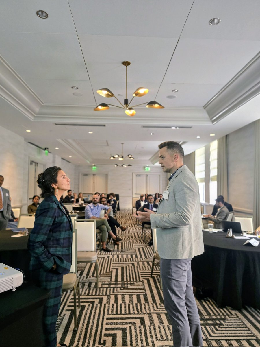 MuyiwaAwoniyi2's tweet photo. Elevator pitch, communicate your science. #BESTOFFORWARD @AmerGastroAssn https://t.co/oN8QDpv22L