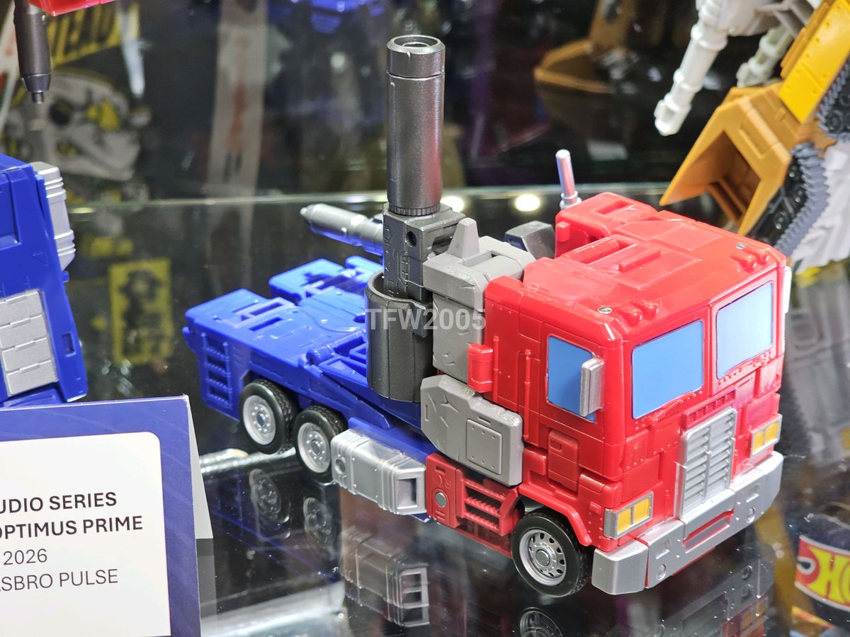 NYCC2025:スカイバウンド版エネルゴンユニバース・オプティマス