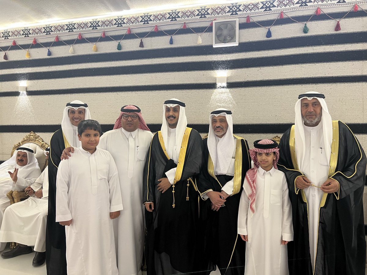 tgamgoom's tweet image. منذ سنوات تجاوزت العشر لم أزر الحبيبة #الكويت 

عدتُ إليها تلبية لدعوة أخي الغالي وصديقي ابن العم راكان بن خلف المضيان العنزي لحضور حفل زفاف ابنه الغالي فيصل..

احتفالٌ جميلٌ ..بروعة أهل الكويت..كان فرصةً للقاء العديد من الأحبة والأصدقاء..
ألف مبروك أبا خالد..
تهانينا لكم جميعاً