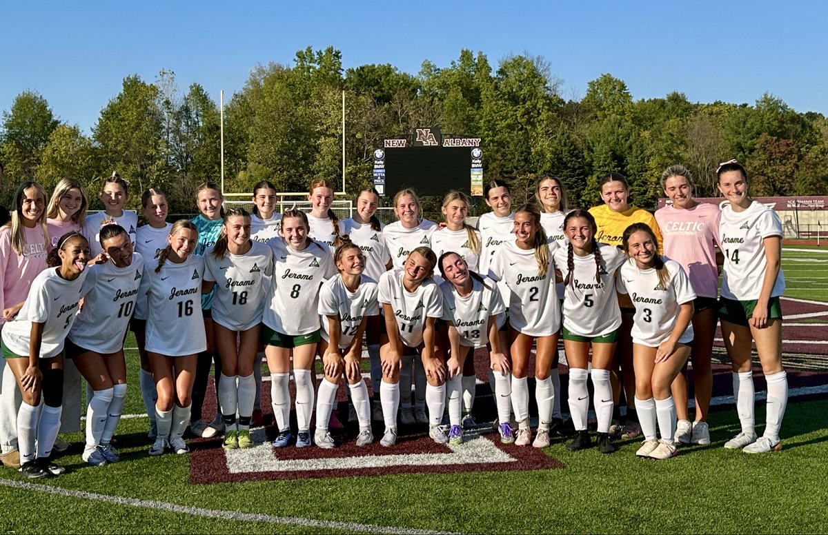 DJGirlsSoccer's tweet image. Lady Celts finish the regular season strong with a 2-0 win over New Albany! ☀️🍂
Perfect fall day, perfect way to end it. 💚⚽️
Next up ➡️ Home playoff matchup Wednesday, Oct. 15 — on our turf! #FearNone #GoCelts