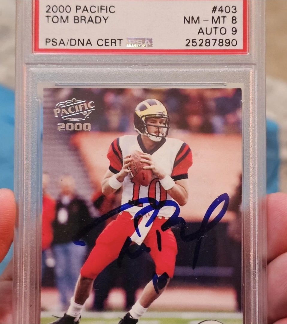 NewYawkGiant's tweet image. Going thru storage & WOAH! Finding some HIDDEN GEMS! 🤯🔥💰🏈⚾🏀
ANYONE ELSE COLLECT SPORTS CARDS THEIR WHOLE LIFE??????
Up for selling/trading etc! 💯🥳🤩
#sportsCards #cardCollector #cards