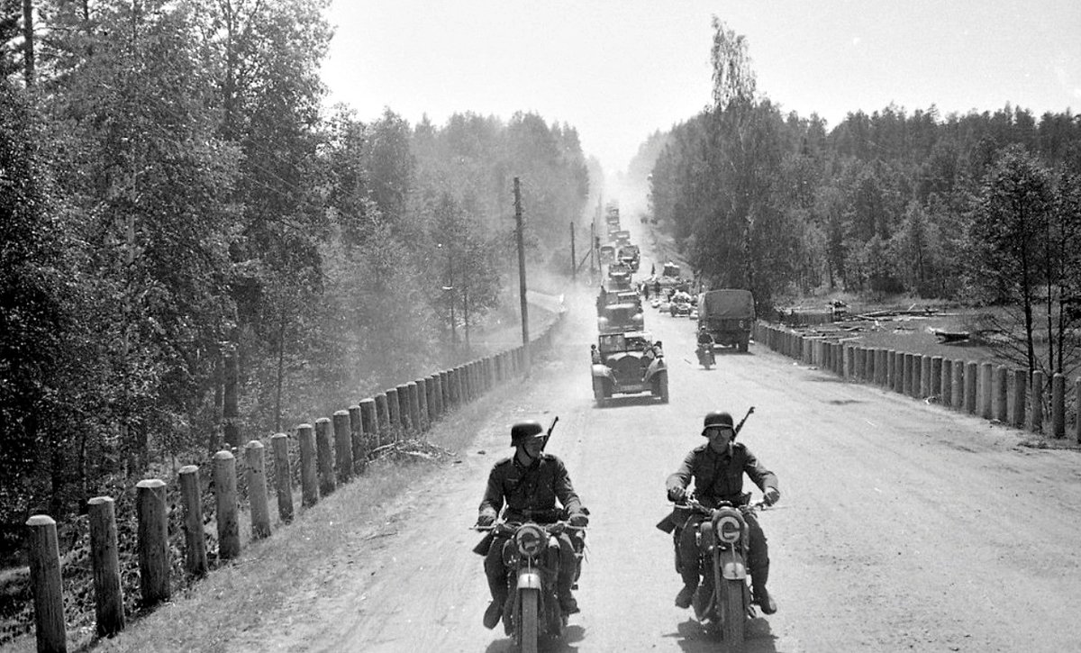 Avivi1999's tweet image. Soldiers of the 2nd Panzer Army (Panzergruppe 2), Bobruisk region, 1941. #WWII