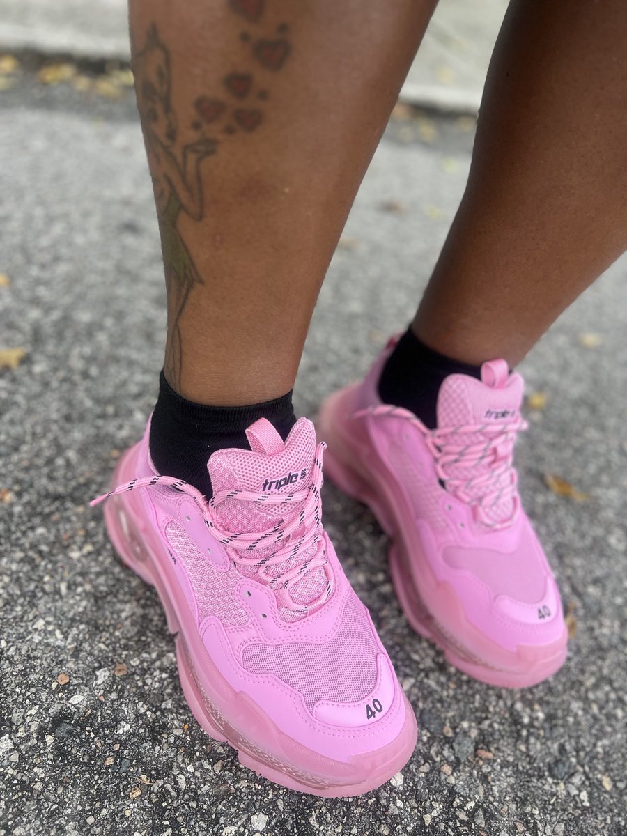 majormoe1's tweet image. For your sister and others that are battling, in remission or have succumbed to this illness 🙏🏾 💗 
#BreastCancerAwarenessMonth
#InRememberanceofSG #KOTH #PinkBalenciagas