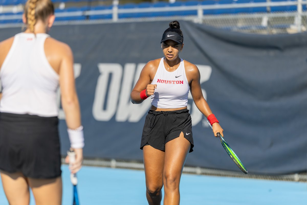 ON TO THE QUARTERFINALS‼️

Chems and Sophie def. Stadfany Nformi/Carolina Laydner, 8-4, to advance to the quarterfinals!!

#HoustonTennisHustle