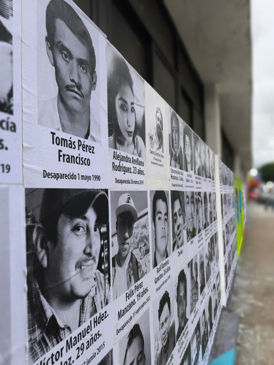 Reinstalación del mural de personas desaparecidas en la Ciudad de Puebla.
Que no se pierdan ni se olviden sus nombres e historias.
Gracias al colectivo <a href="/VozdelosDesapa/">Voz de los Desaparecidos en Puebla</a> por tenerles en la memoria, siempre.
Gracias a <a href="/robertorosete/">Roberto Rosete</a> por la 📸
