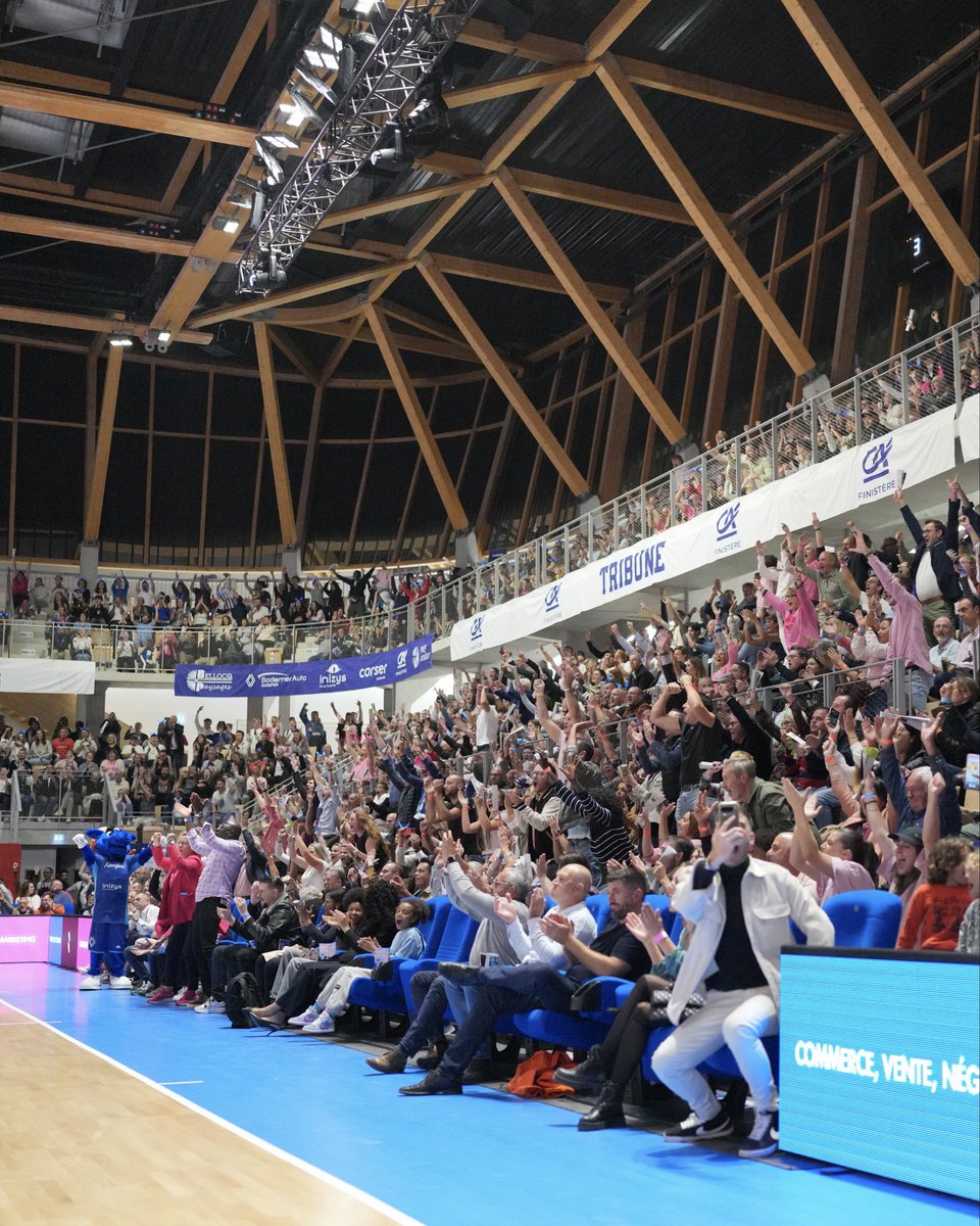 ELITE2_officiel's tweet photo. Les @BeliersdeKemper ont une nouvelle maison 🌋

Longue vie à « Kostum Park à nous la vie » 🔥

#ELITE2 (1/2) https://t.co/gLhS7zlG9t