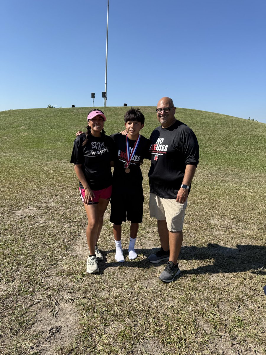 SHHS Cross Country tweet media