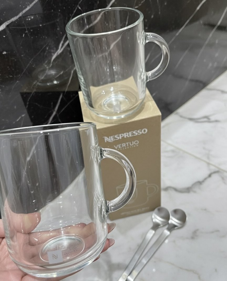 ____N_u_t_s____'s tweet image. 今朝はパンプキンマフィン🎃と、
届いたばかりのNespresso公式マグで日曜日の朝を。
焼きたての香りと、クレマの泡が心地よい。
そしてマグがかわいすぎるーっ
本日も枠閉じ後に会社へ向かいます🥰
みなさまも良い1日を〜っ!