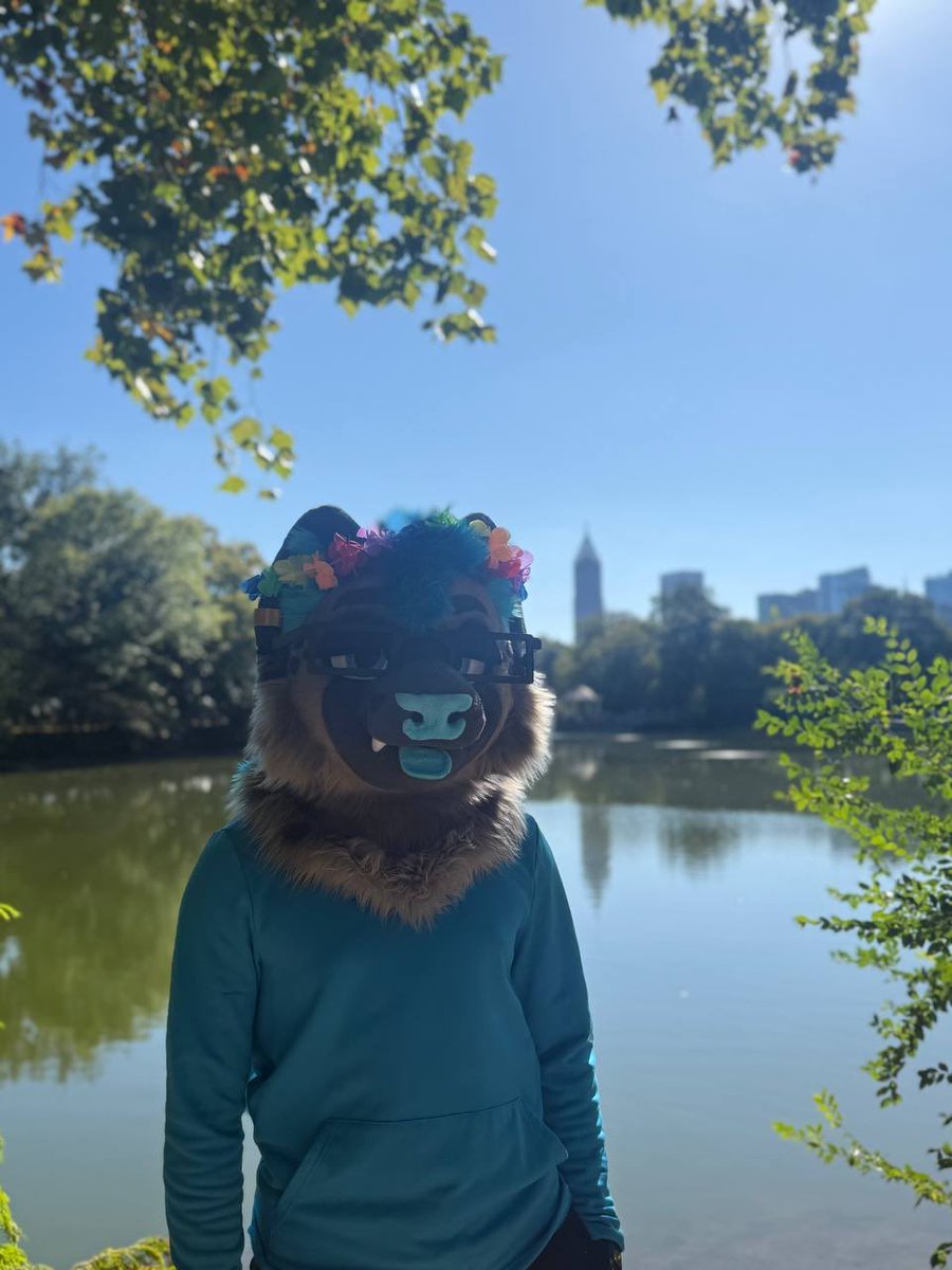 dashydoggo's tweet photo. Gae 🏳️🌈
📸: @NEATL_BC
#Atlpride #pride #georgiafurs #asexual https://t.co/n5ta6QSv5k