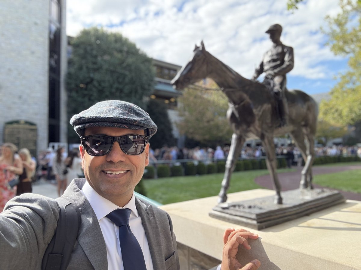 ppsengupta1's tweet image. Thank you @DineshKalra @kentuckyacc for the kind invitation—while we all are racing with AI, on way back to the airport..I sneaked into a true race @keenelandracing …very memorable!