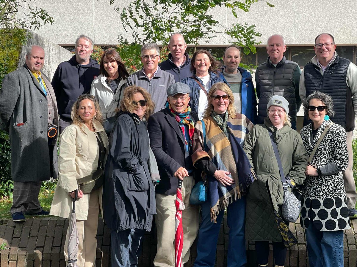 The 1980s was a magical decade for music. We were fortunate to enjoy that fantastic era.
In starting out on the Commerce course in 1986 with 150+ other hopefuls in Cork, we navigated through 4 years – branching out in our final 12 months – some towards MIT and Software (1 of 4)